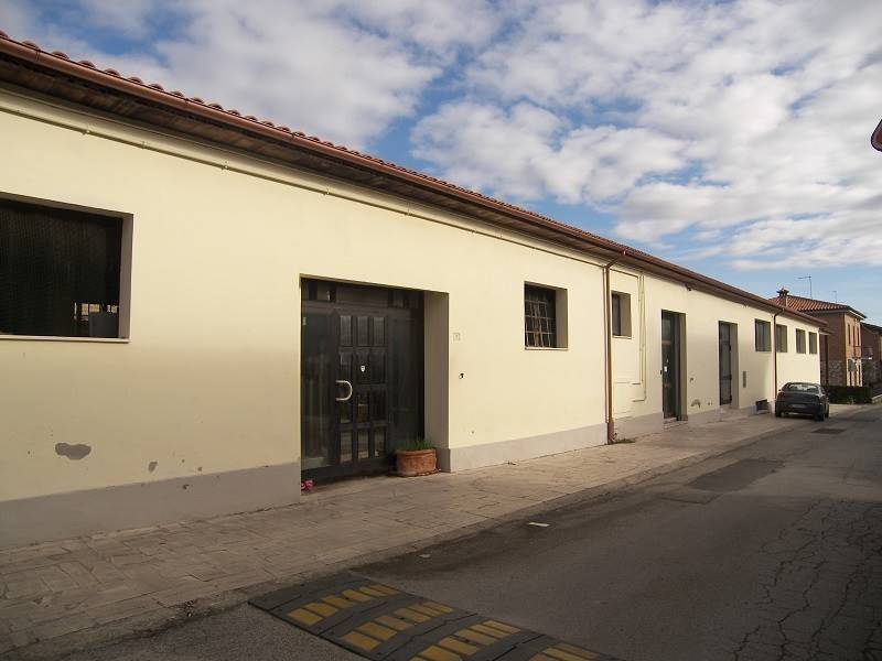 locale commerciale in vendita a Torrita di Siena
