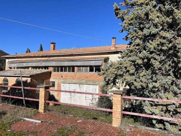 casa indipendente in vendita a Trequanda