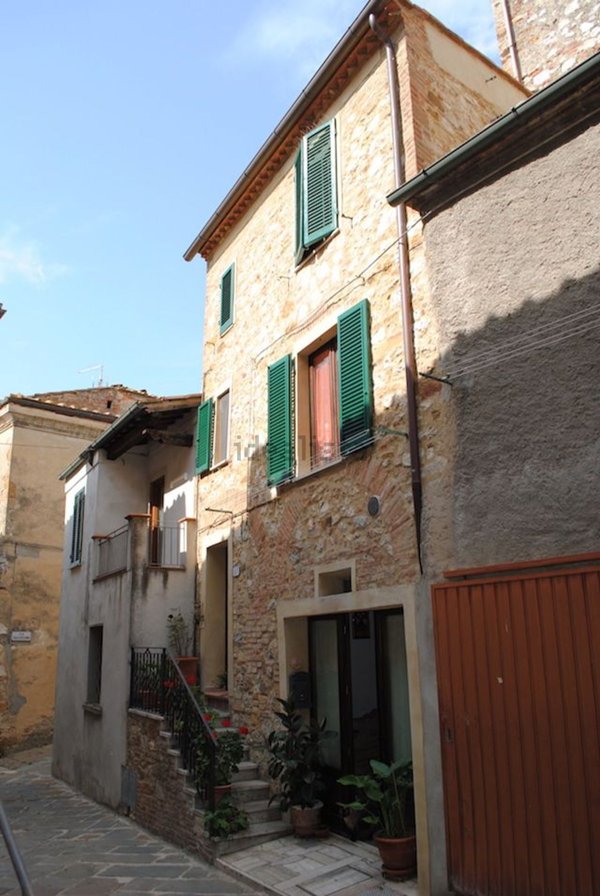pentavano in vendita a Trequanda