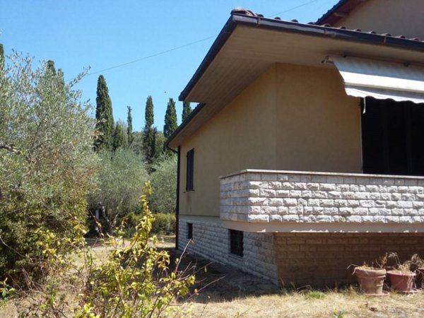 casa indipendente in vendita a Trequanda