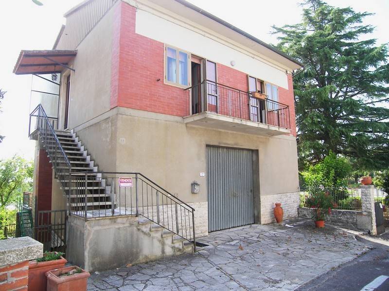 casa indipendente in vendita a Trequanda