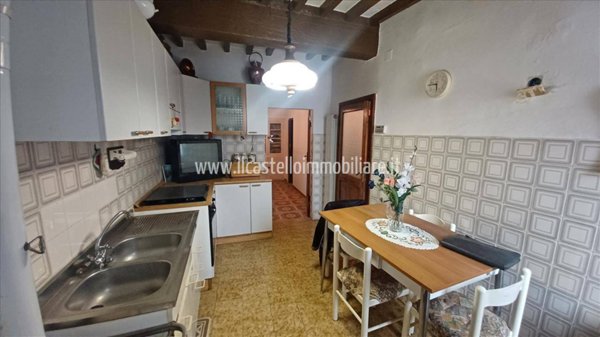 intera palazzina in vendita a Trequanda