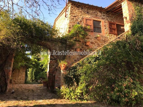 casa indipendente in vendita a Trequanda