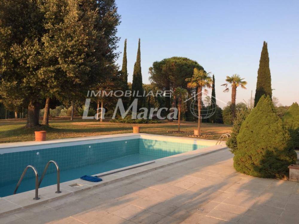casa indipendente in vendita a Trequanda