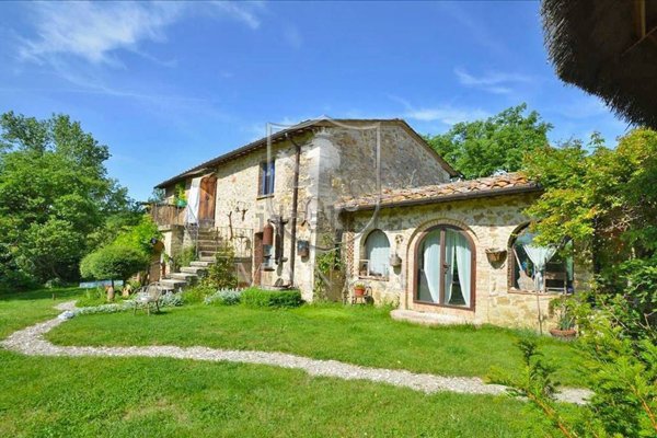 casa indipendente in vendita a Trequanda