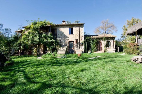 casa indipendente in vendita a Trequanda