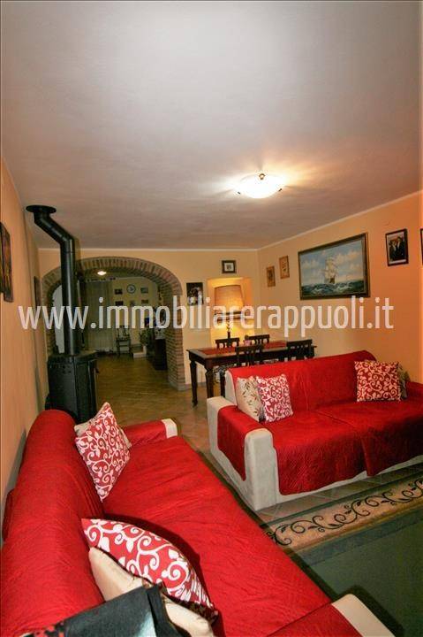 casa indipendente in vendita a Trequanda