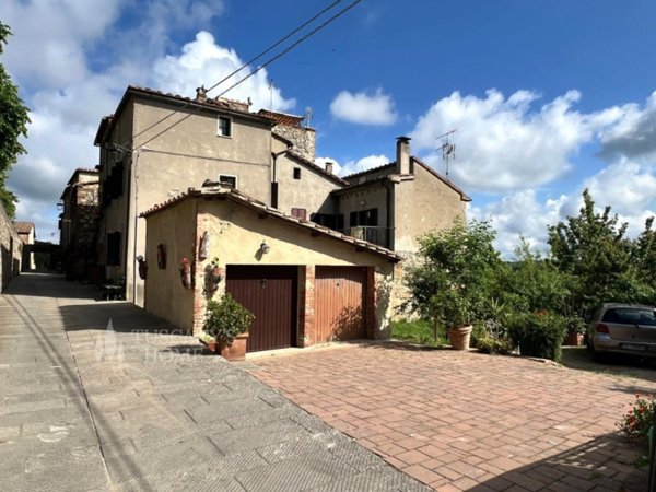 casa indipendente in vendita a Trequanda