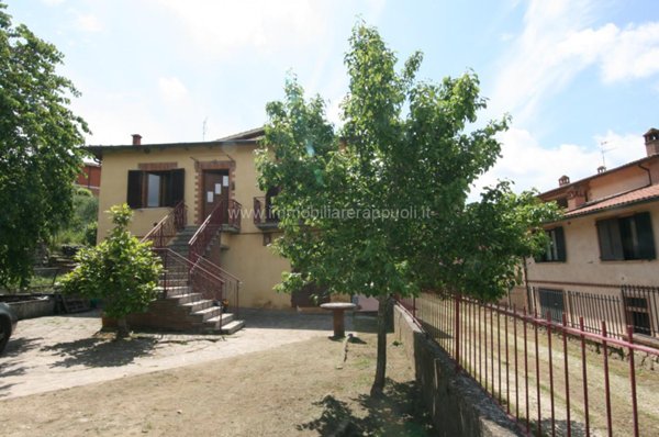 casa indipendente in vendita a Trequanda