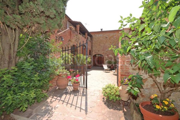 casa indipendente in vendita a Trequanda