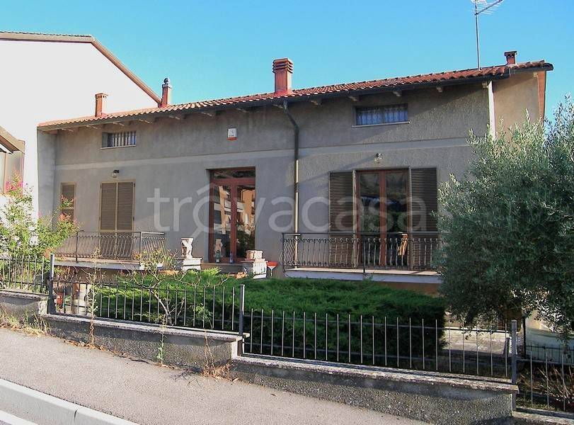 casa indipendente in vendita a Trequanda