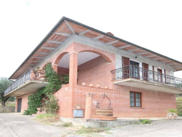 casa indipendente in vendita a Trequanda in zona Petroio