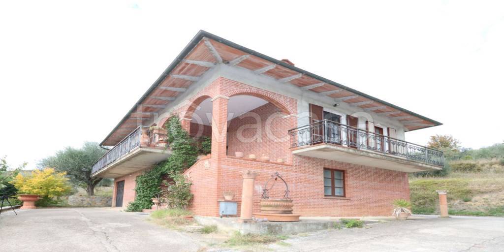 casa indipendente in vendita a Trequanda in zona Petroio
