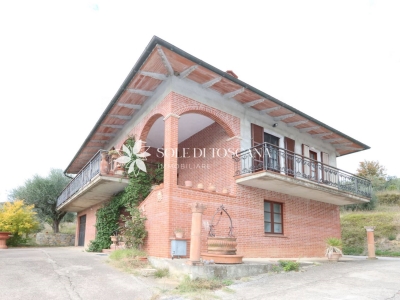 casa indipendente in vendita a Trequanda in zona Petroio