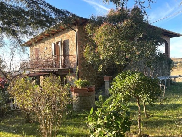 casa indipendente in vendita a Trequanda