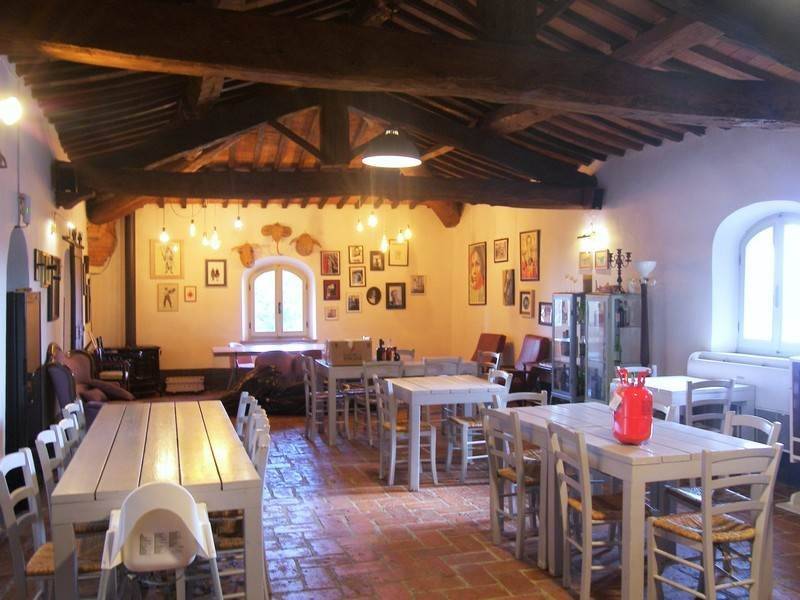 negozio in vendita a Trequanda