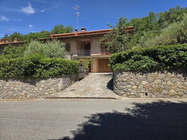 casa indipendente in vendita a Trequanda