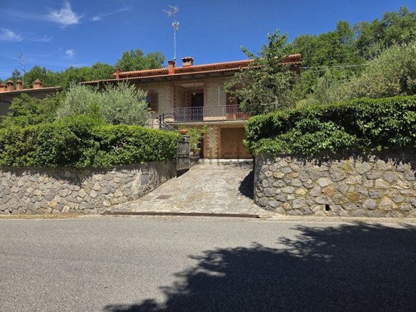 casa indipendente in vendita a Trequanda