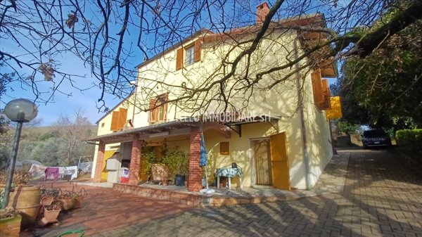 casa indipendente in vendita a Trequanda