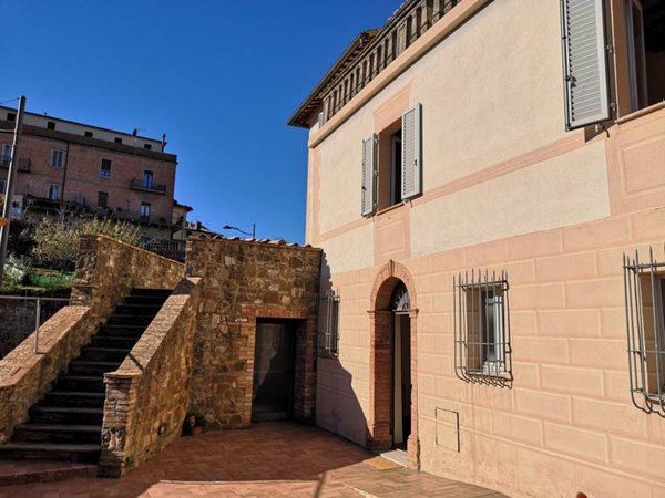 casa indipendente in vendita a Montalcino