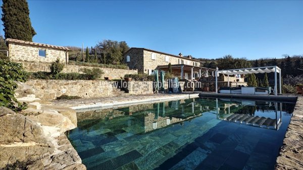 casa indipendente in vendita a Montalcino