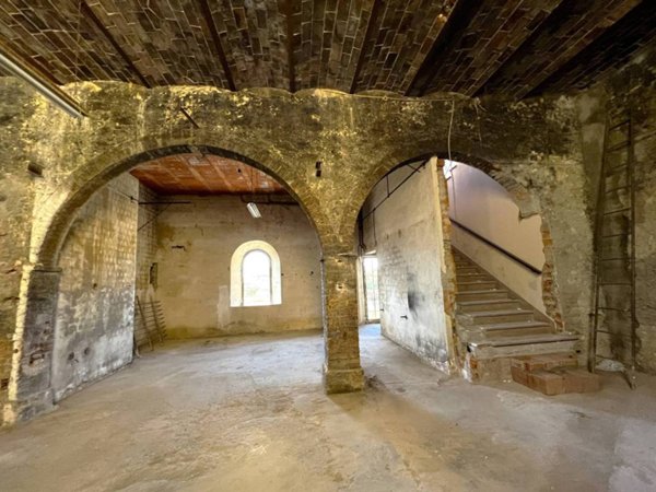 intera palazzina in vendita a Montalcino in zona San Giovanni d'Asso