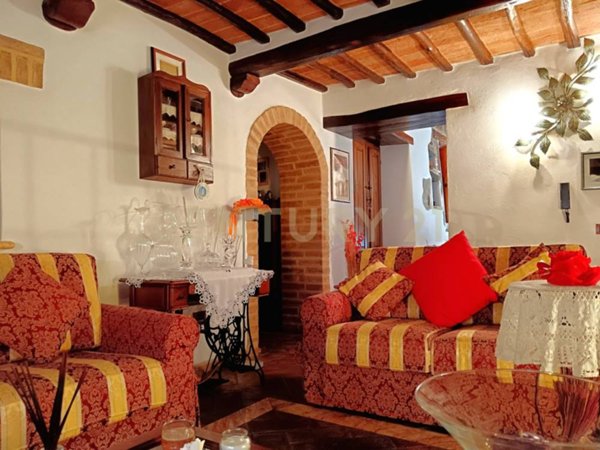 casa indipendente in vendita a Montalcino