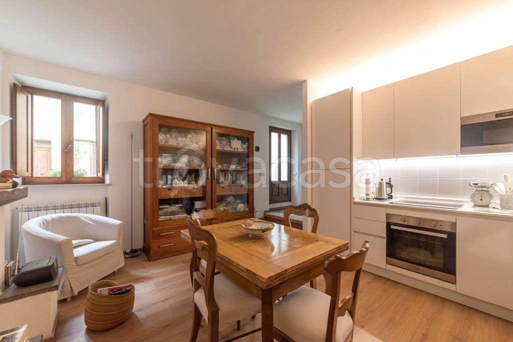 casa indipendente in vendita a Montalcino