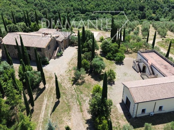 casa indipendente in vendita a Montalcino