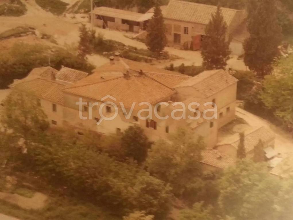 casa indipendente in vendita a Montalcino in zona San Giovanni d'Asso