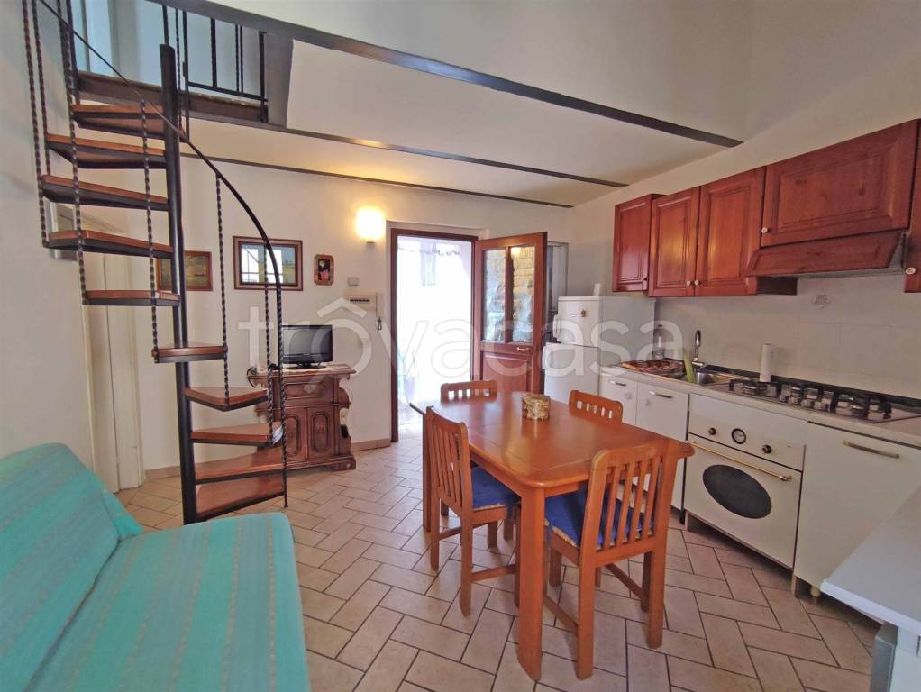 appartamento in vendita a Montalcino in zona Torrenieri