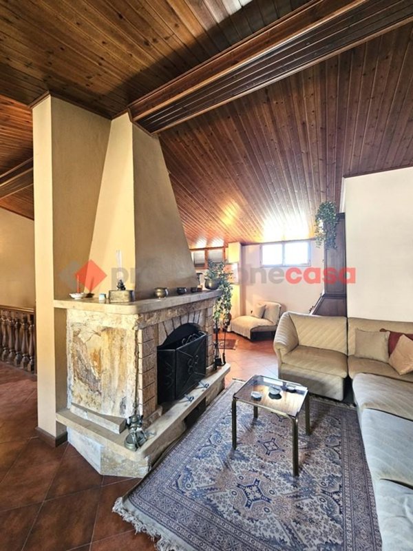 casa indipendente in vendita a Montalcino in zona Torrenieri