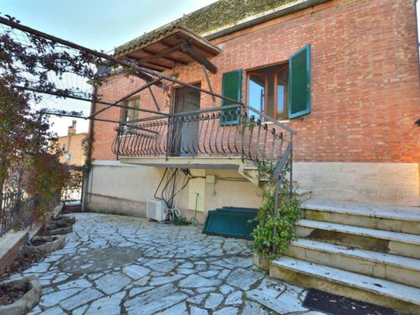 appartamento in vendita a Montalcino in zona Torrenieri