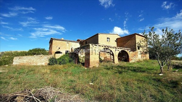 casa indipendente in vendita a Montalcino in zona San Giovanni d'Asso