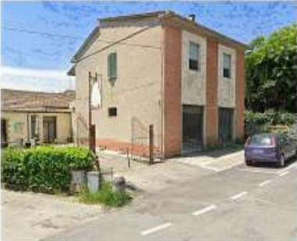 locale commerciale in vendita a Montalcino in zona Torrenieri