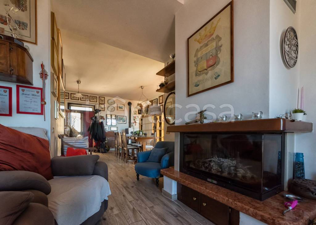 casa indipendente in vendita a Montalcino