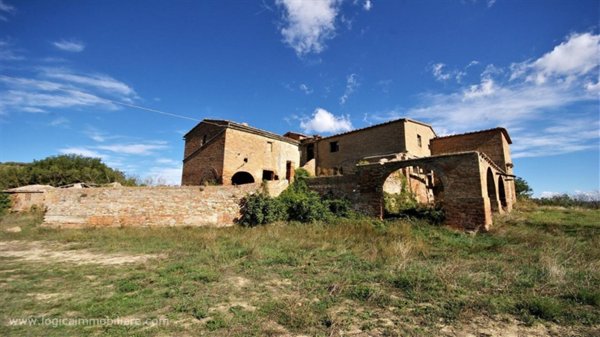 casa indipendente in vendita a Montalcino in zona San Giovanni d'Asso