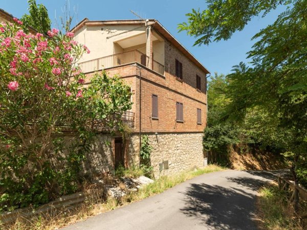 appartamento in vendita a Montalcino in zona San Giovanni d'Asso