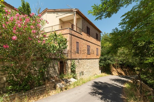 appartamento in vendita a Montalcino in zona San Giovanni d'Asso