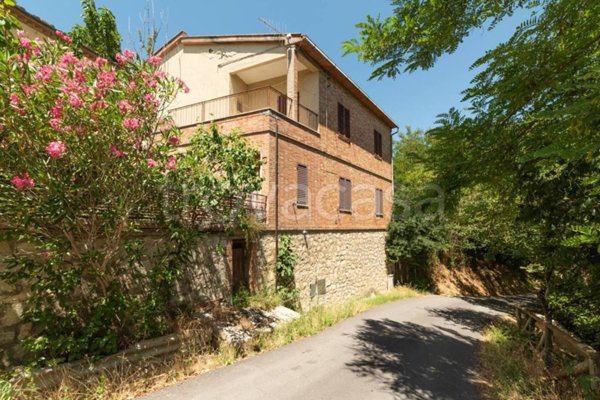 appartamento in vendita a Montalcino in zona San Giovanni d'Asso