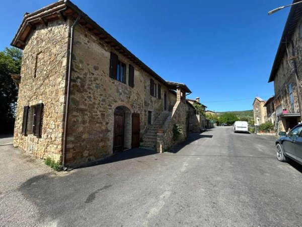 casa indipendente in vendita a Montalcino