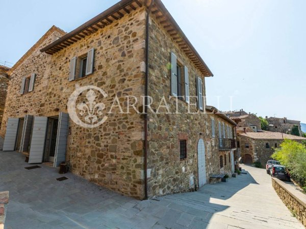 appartamento in vendita a Montalcino in zona Castelnuovo dell'Abate