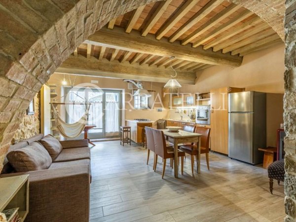 appartamento in vendita a Montalcino in zona Castelnuovo dell'Abate