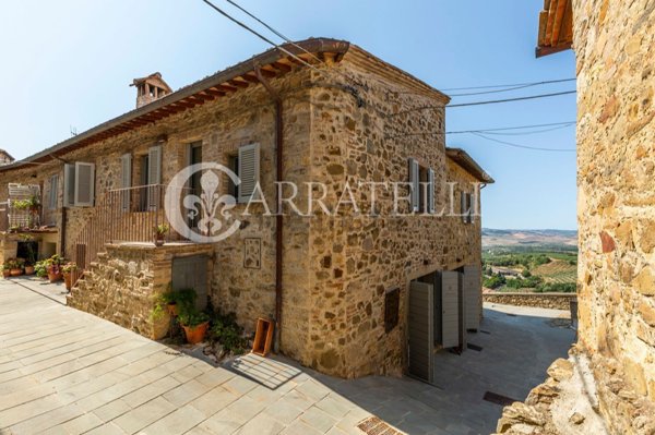 appartamento in vendita a Montalcino in zona Castelnuovo dell'Abate