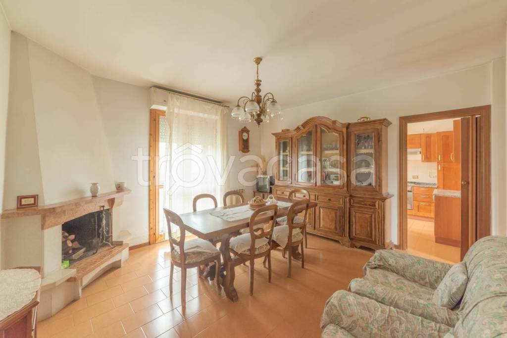 appartamento in vendita a Montalcino in zona Sant'Angelo in Colle