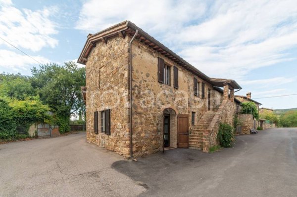 casa indipendente in vendita a Montalcino