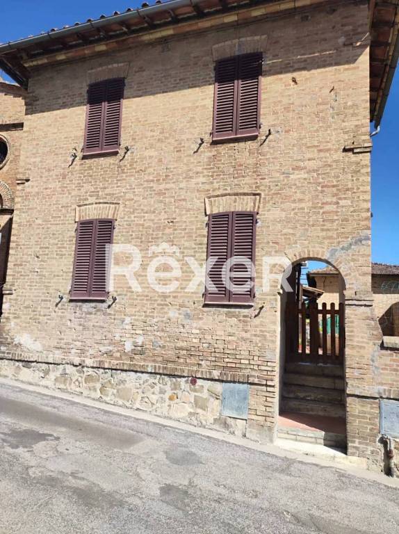 casa indipendente in vendita a Montalcino in zona Torrenieri
