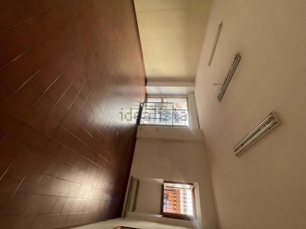 locale commerciale in vendita a Montalcino in zona Torrenieri