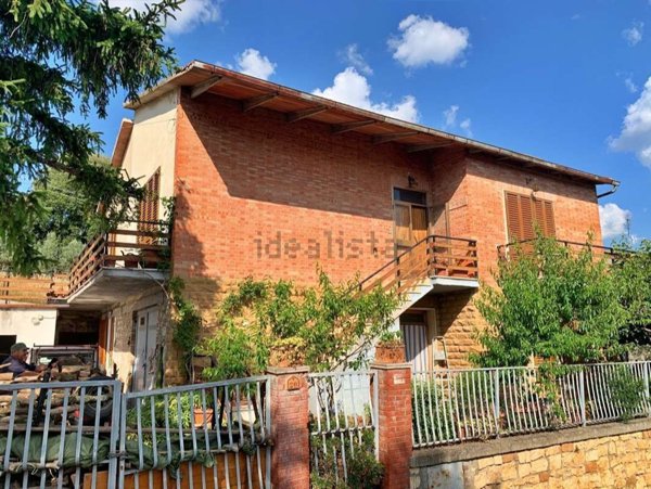 casa indipendente in vendita a Montalcino in zona Montisi