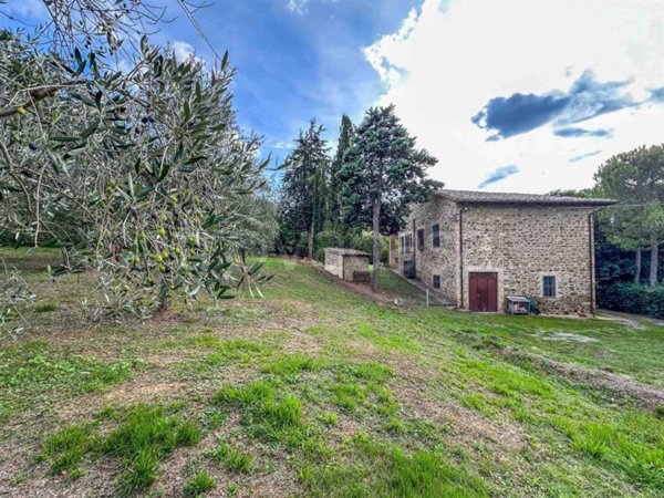 casa indipendente in vendita a Montalcino